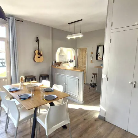 - Maison De Plain-pied Avec Piscine - Detente, Soleil Et Confort ! Руаян