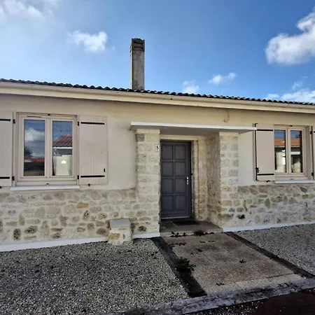 Villa - Maison De Plain-pied Avec Piscine - Detente, Soleil Et Confort !