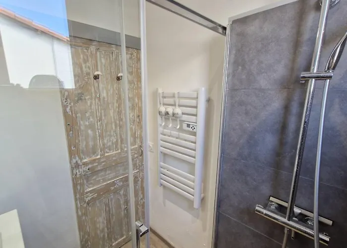 - Maison De Plain-pied Avec Piscine - Detente, Soleil Et Confort ! *